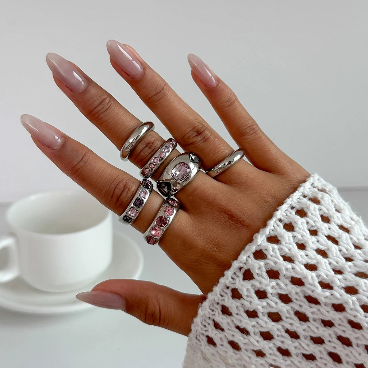 Set van 6 Goudkleurige Ringen met Paarse Zirkoon – Verstelbaar & Luxe Afwerking