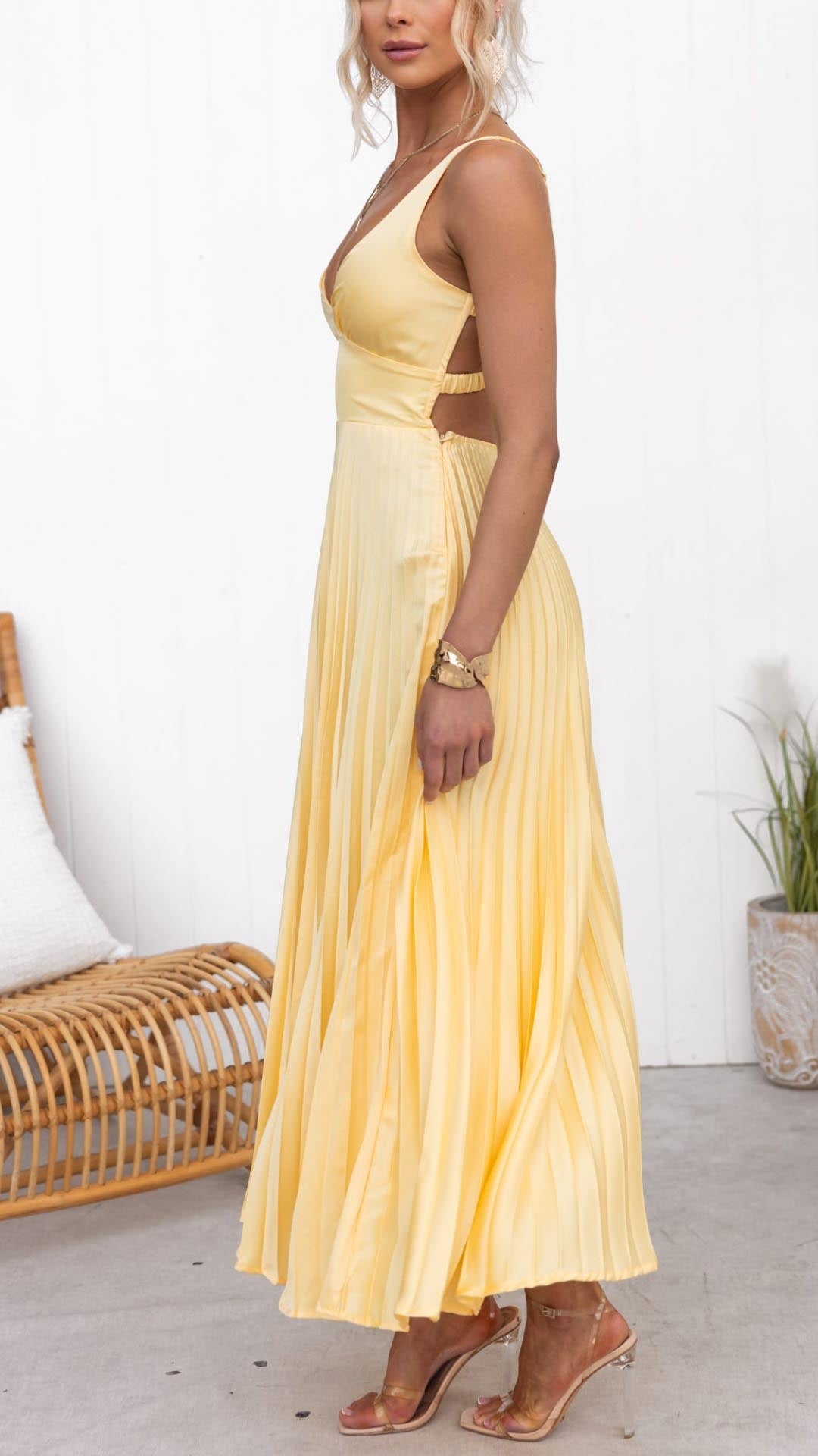 Laluna® | Gele geplooide V-hals maxi jurk