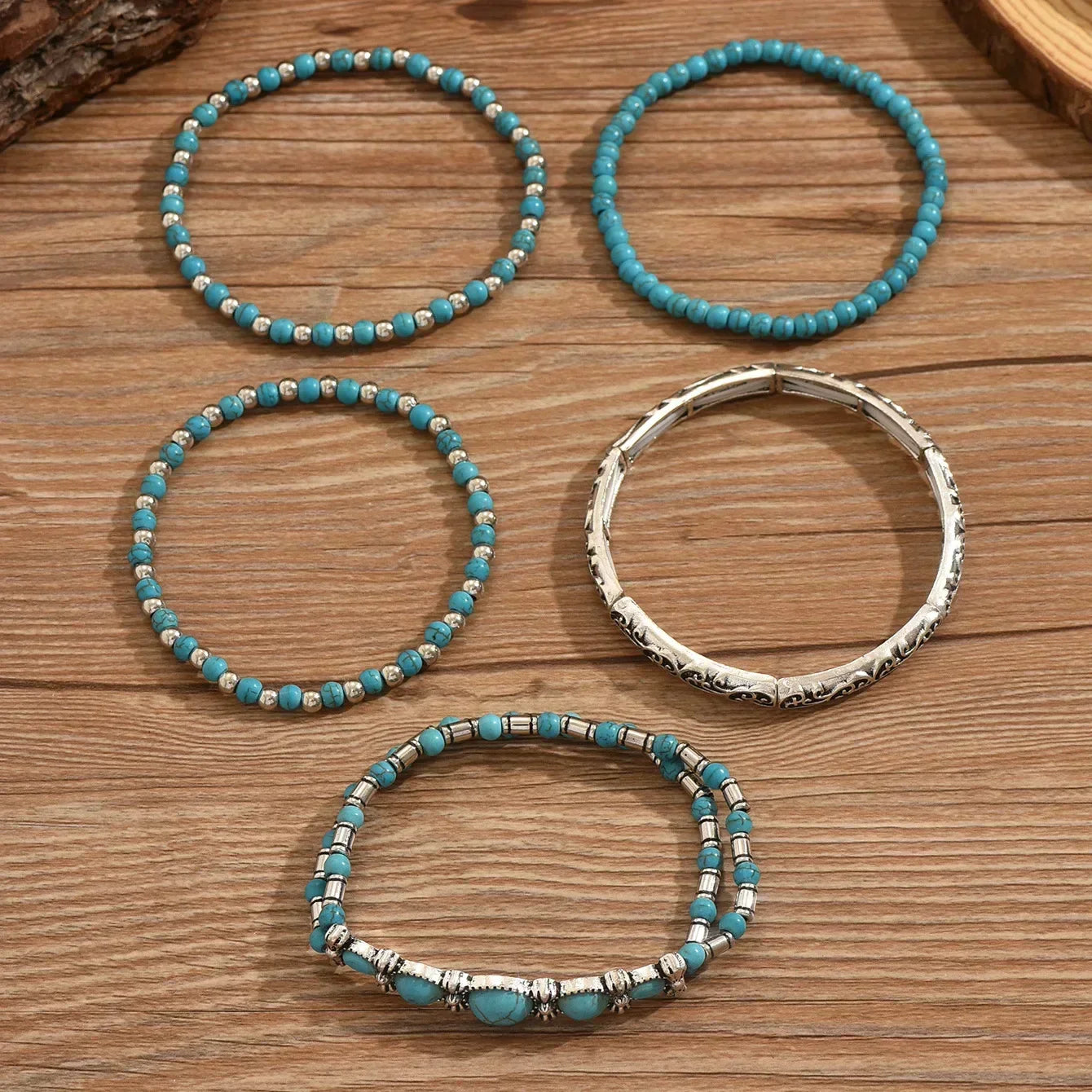 Armbandenset met turquoise kralen