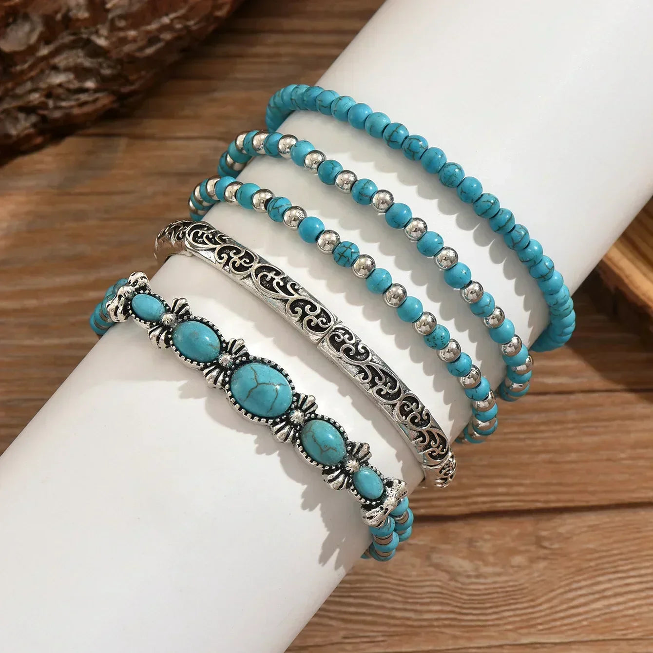 Armbandenset met turquoise kralen