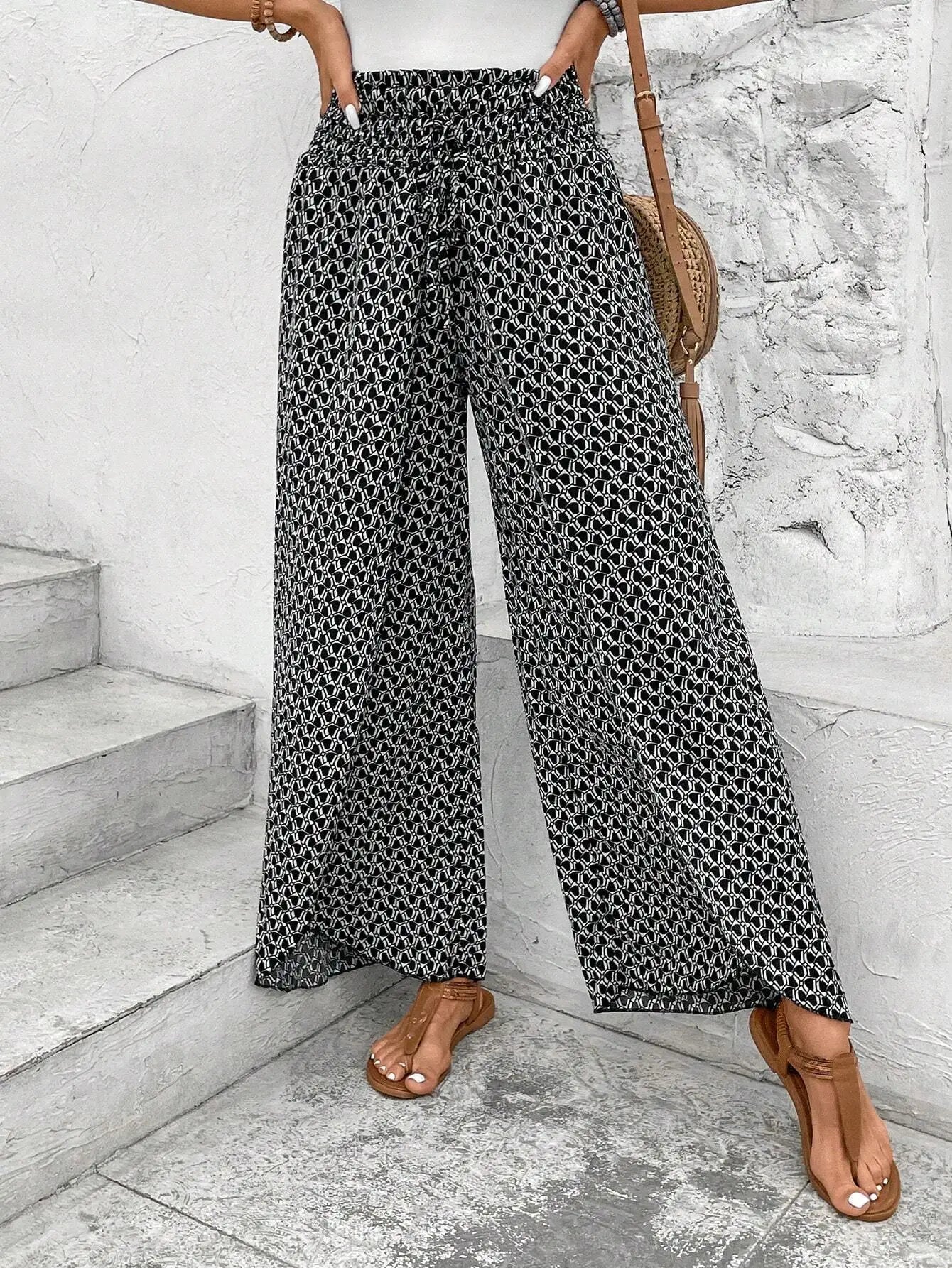 Geometrische broek met elastische pijpen en trekkoord
