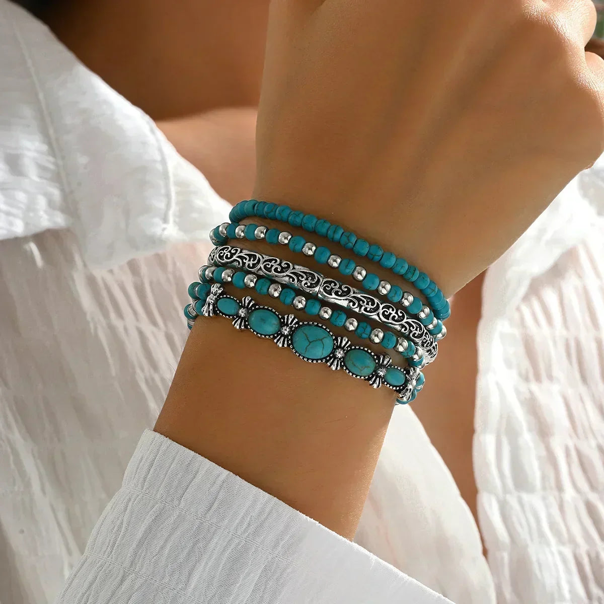 Armbandenset met turquoise kralen