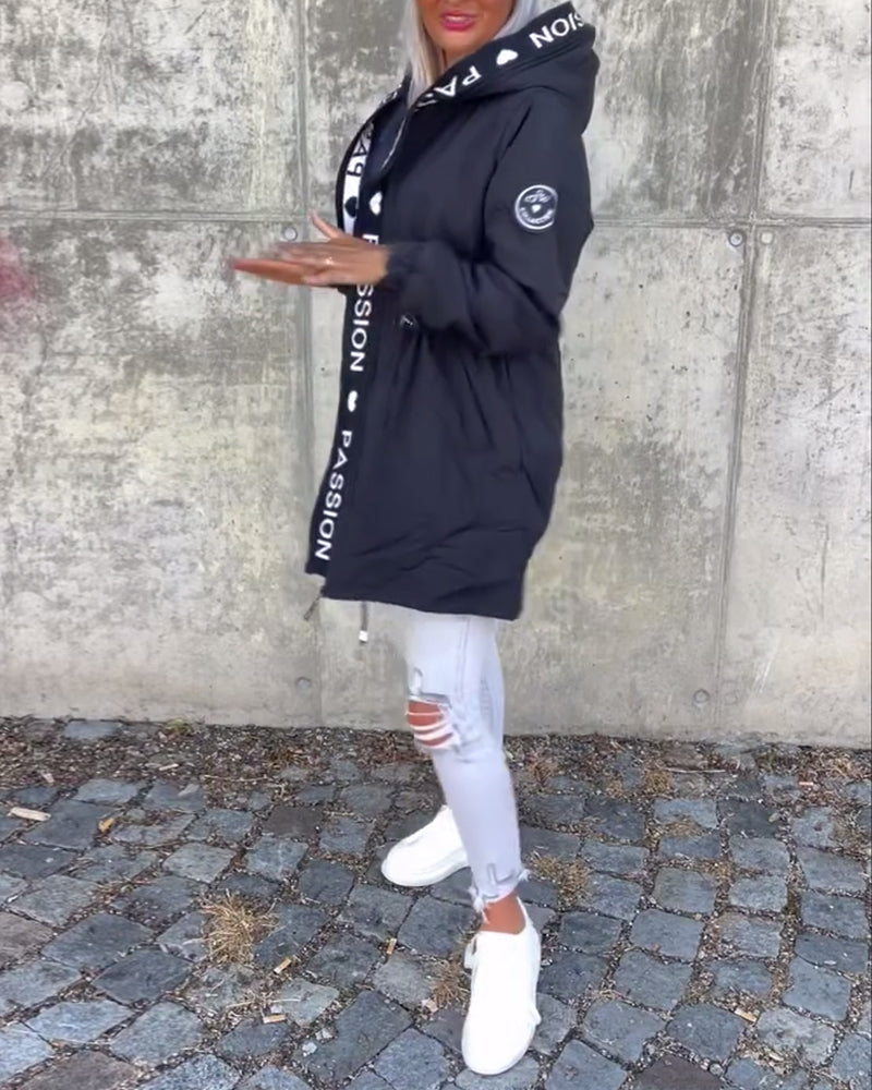 Casual jas met capuchon en trekkoord in letterpatroon