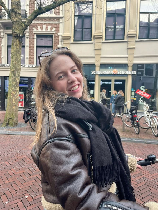 Isabelle M.